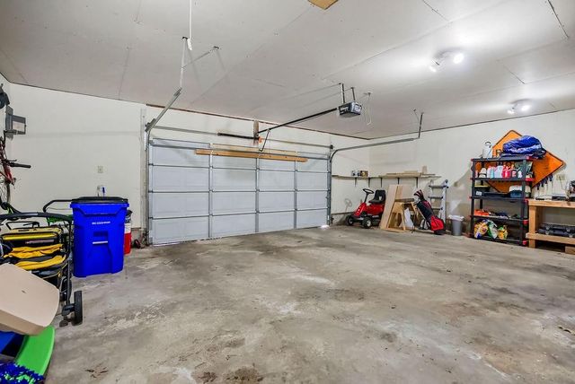 622 NW VILLAGE Drive, Lee's Summit, MO 64063