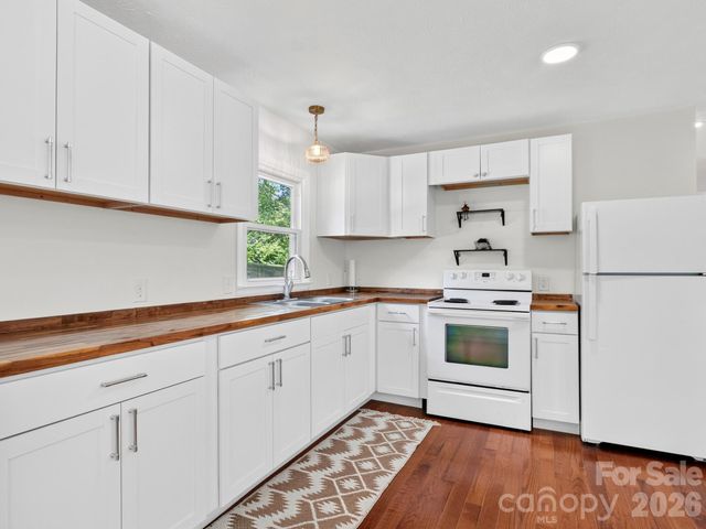 47 Carolina Mountain Drive, Candler, NC 28715