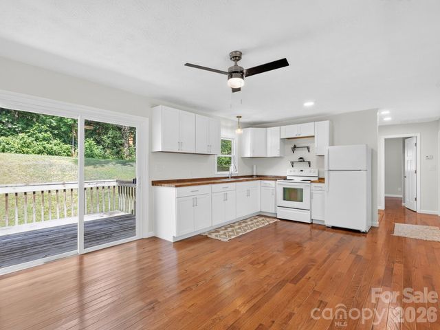 47 Carolina Mountain Drive, Candler, NC 28715