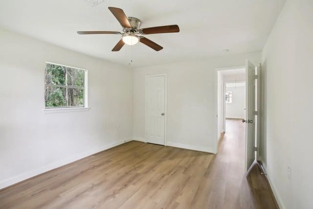 906 South Road, Baytown, TX 77521