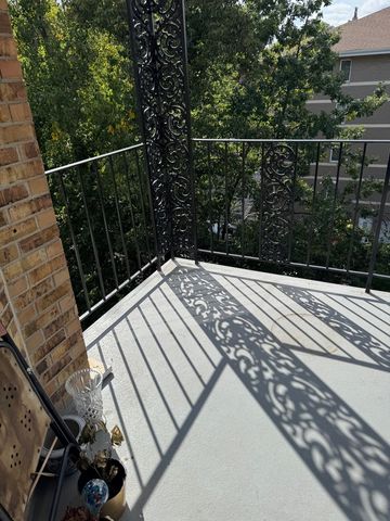 467 HIAWATHA Trail 411, Wood Dale, IL 60191