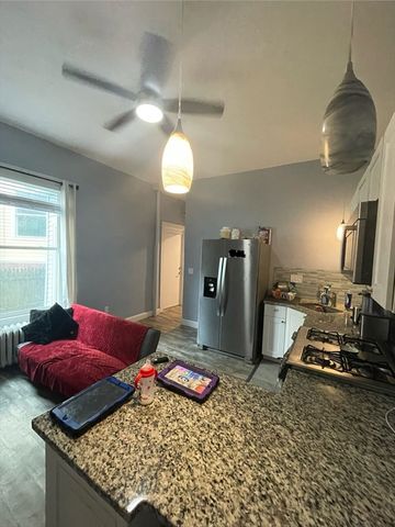 6 Windsor St 1, Worcester, MA 01605