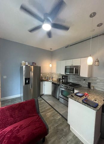 6 Windsor St 1, Worcester, MA 01605