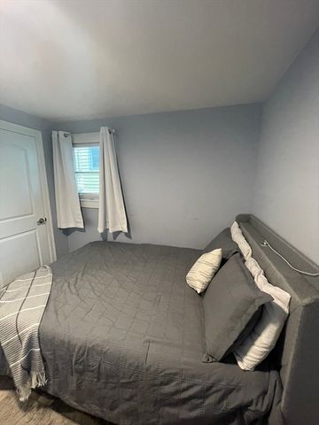 6 Windsor St 1, Worcester, MA 01605