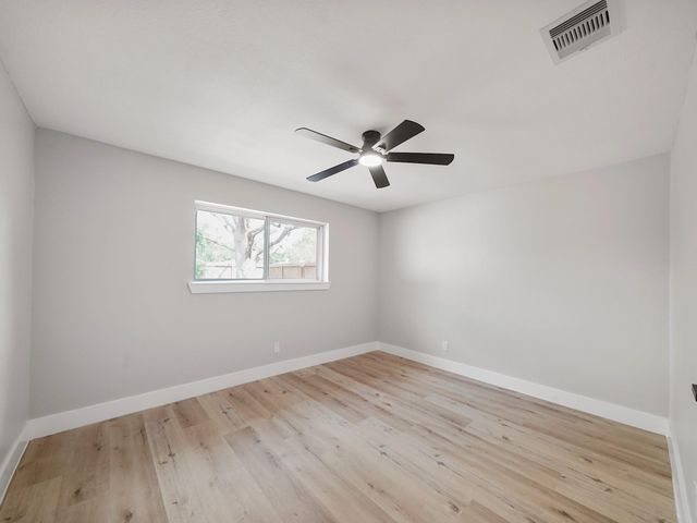 13906 Vinehill Drive, Sugar Land, TX 77498