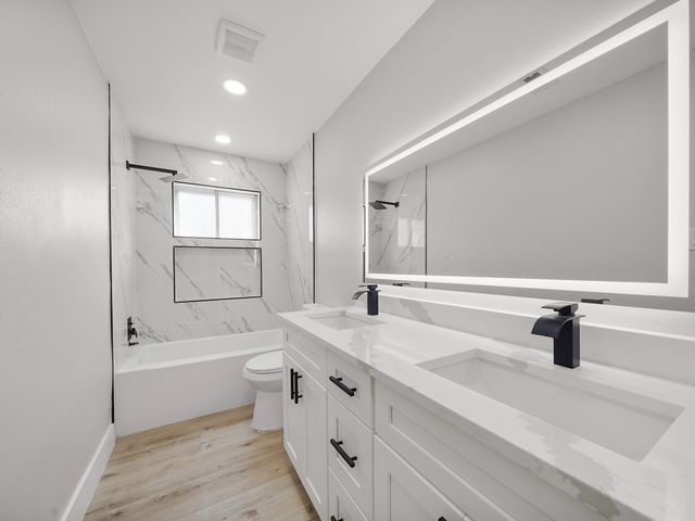 13906 Vinehill Drive, Sugar Land, TX 77498