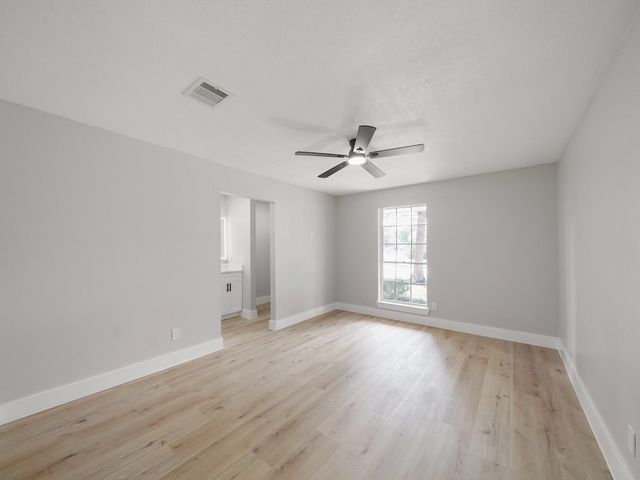 13906 Vinehill Drive, Sugar Land, TX 77498