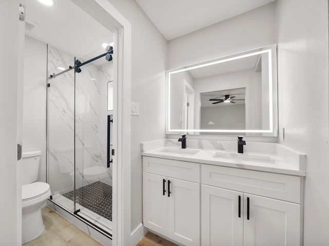 13906 Vinehill Drive, Sugar Land, TX 77498