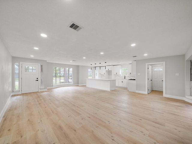 13906 Vinehill Drive, Sugar Land, TX 77498