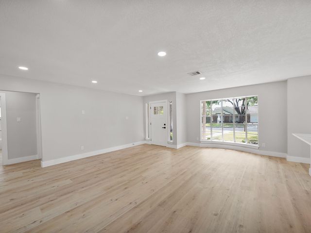 13906 Vinehill Drive, Sugar Land, TX 77498