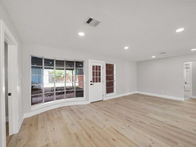 13906 Vinehill Drive, Sugar Land, TX 77498