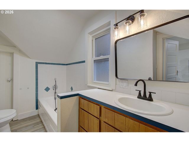 4002 Ne 64TH Ave, Vancouver, WA 98661