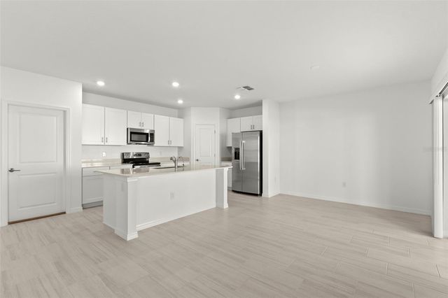 11756 RADIANT SHORE LOOP, San Antonio, FL 33576