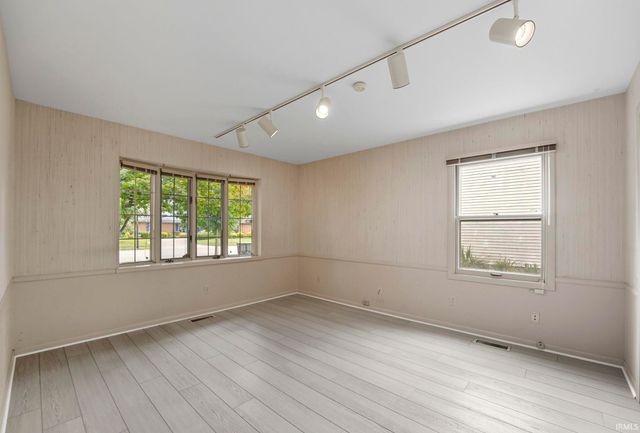 5516 Indiana Avenue, Fort Wayne, IN 46807