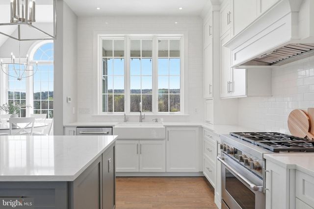 30 NEW WHITEHORSE WAY, Malvern, PA 19355