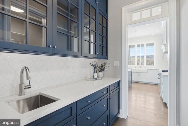 30 NEW WHITEHORSE WAY, Malvern, PA 19355