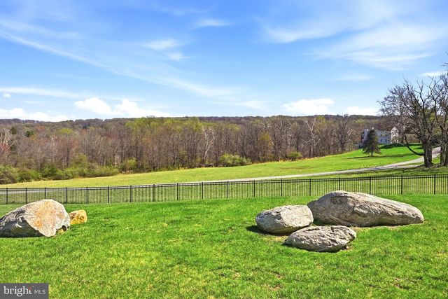 30 NEW WHITEHORSE WAY, Malvern, PA 19355