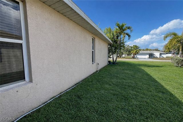 546 SE 4th ST, Cape Coral, FL 33990