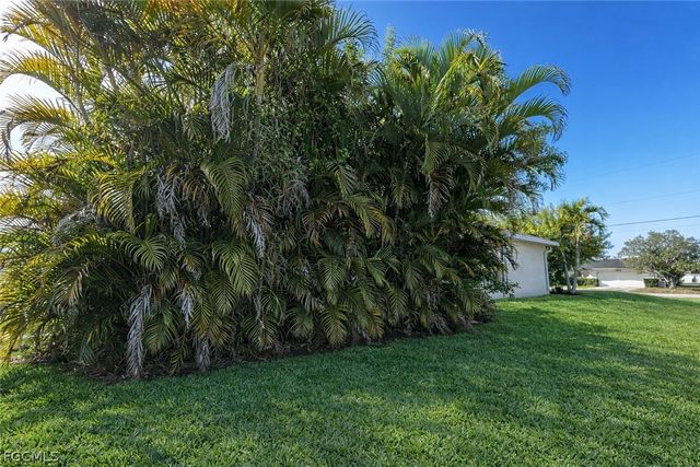 546 SE 4th ST, Cape Coral, FL 33990