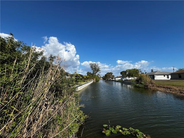 546 SE 4th ST, Cape Coral, FL 33990