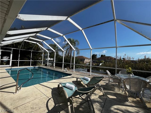 546 SE 4th ST, Cape Coral, FL 33990