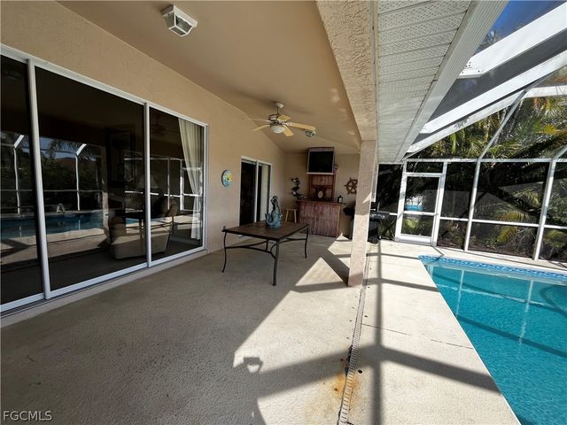 546 SE 4th ST, Cape Coral, FL 33990