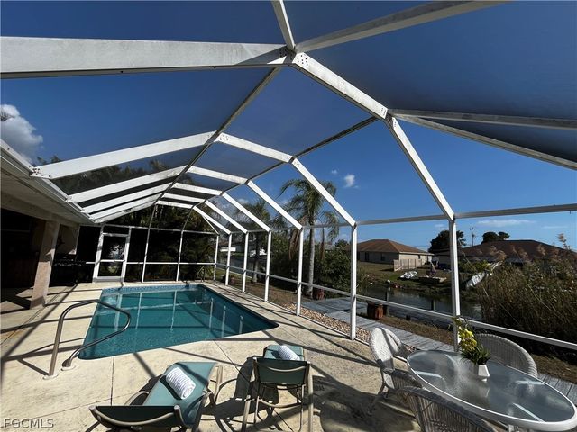 546 SE 4th ST, Cape Coral, FL 33990