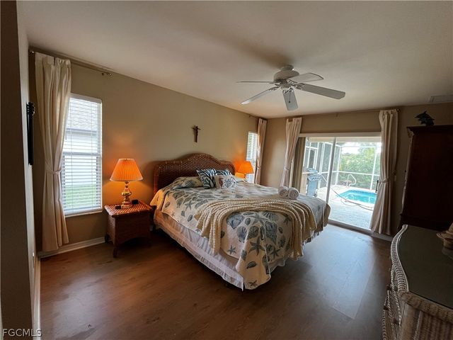 546 SE 4th ST, Cape Coral, FL 33990