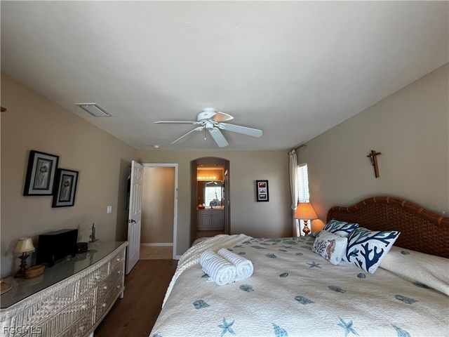 546 SE 4th ST, Cape Coral, FL 33990