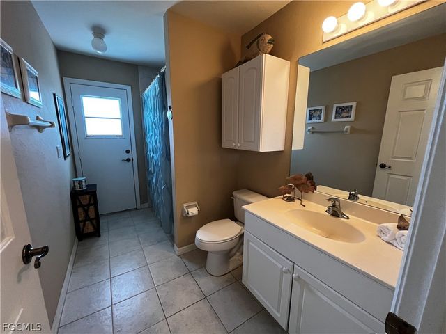 546 SE 4th ST, Cape Coral, FL 33990