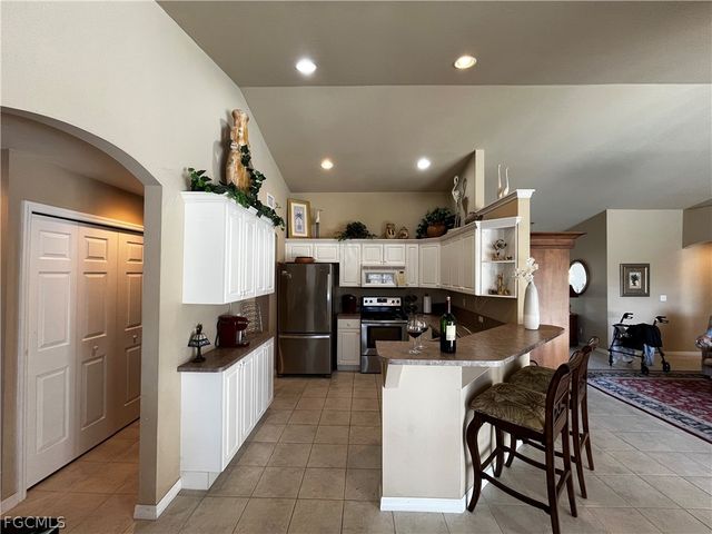 546 SE 4th ST, Cape Coral, FL 33990