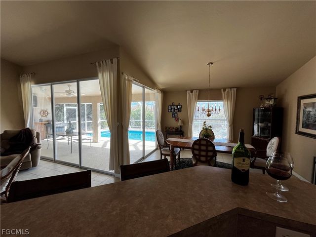 546 SE 4th ST, Cape Coral, FL 33990