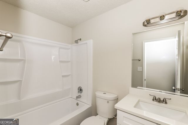 459 Eagles Crossing Circle, Riverdale, GA 30274