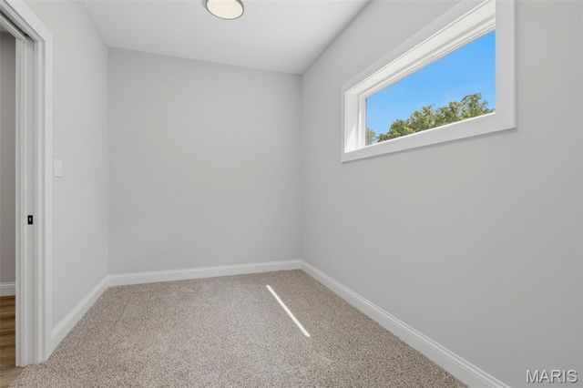 15 Woodline Drive, Winfield, MO 63389