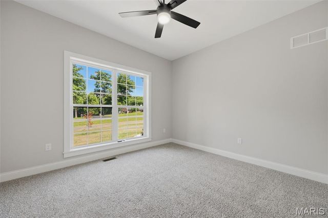 15 Woodline Drive, Winfield, MO 63389