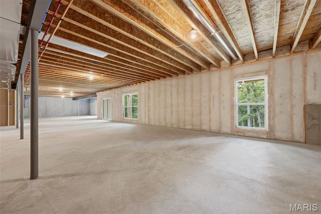 15 Woodline Drive, Winfield, MO 63389