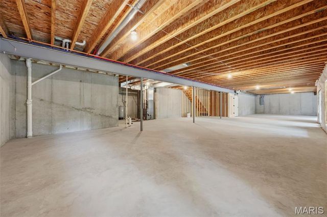 15 Woodline Drive, Winfield, MO 63389