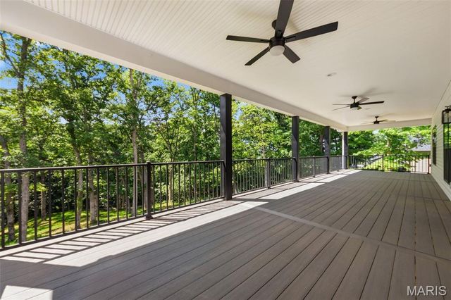 15 Woodline Drive, Winfield, MO 63389
