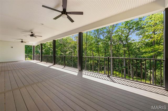 15 Woodline Drive, Winfield, MO 63389
