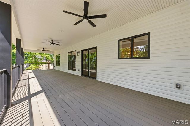 15 Woodline Drive, Winfield, MO 63389
