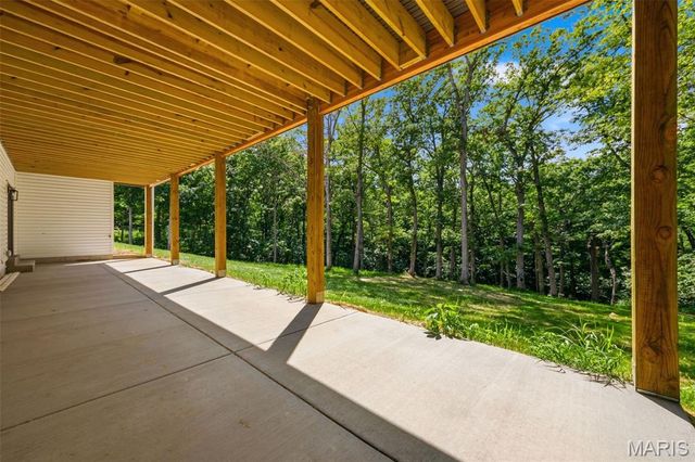 15 Woodline Drive, Winfield, MO 63389