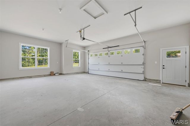 15 Woodline Drive, Winfield, MO 63389