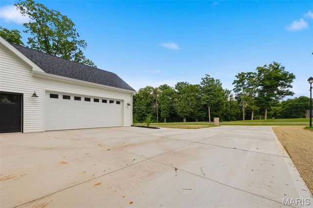 15 Woodline Drive, Winfield, MO 63389