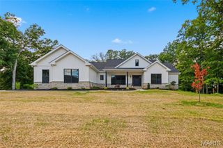 15 Woodline Drive, Winfield, MO 63389