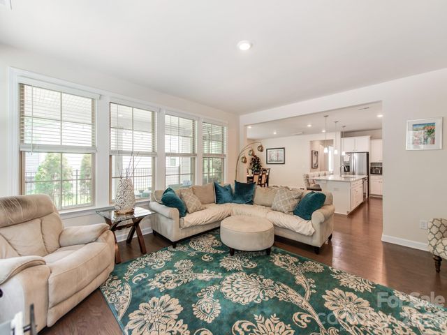 8022 Cornhill Avenue, Charlotte, NC 28277