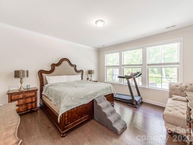 8022 Cornhill Avenue, Charlotte, NC 28277
