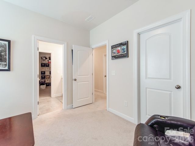 8022 Cornhill Avenue, Charlotte, NC 28277