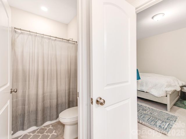 8022 Cornhill Avenue, Charlotte, NC 28277