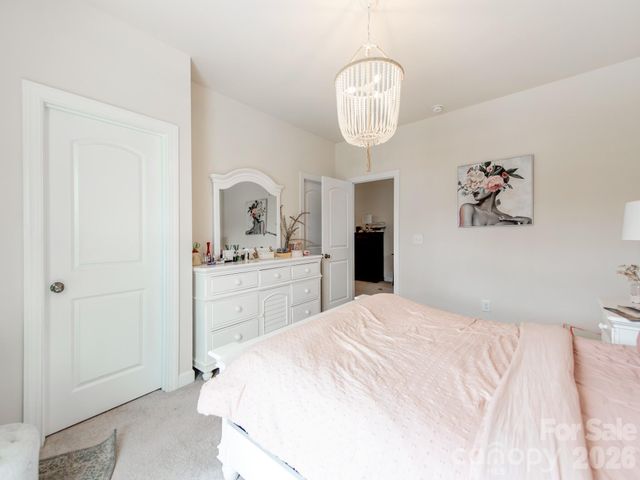 8022 Cornhill Avenue, Charlotte, NC 28277