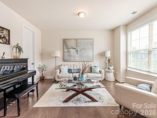 8022 Cornhill Avenue, Charlotte, NC 28277